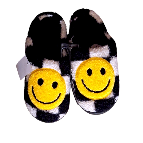 unbranded Shoes - Happy Slippers NWT Womens Size 5/6